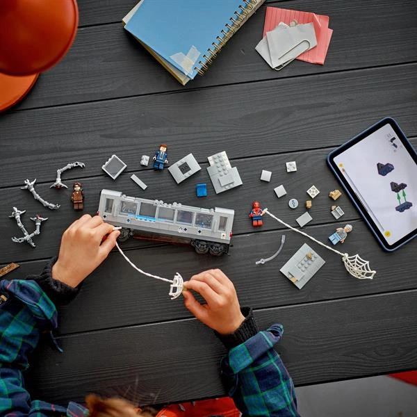 Конструктор LEGO Super Heroes Людина-павук проти Дока Ока Сцена в метро 393 деталі (76321) — LEGO