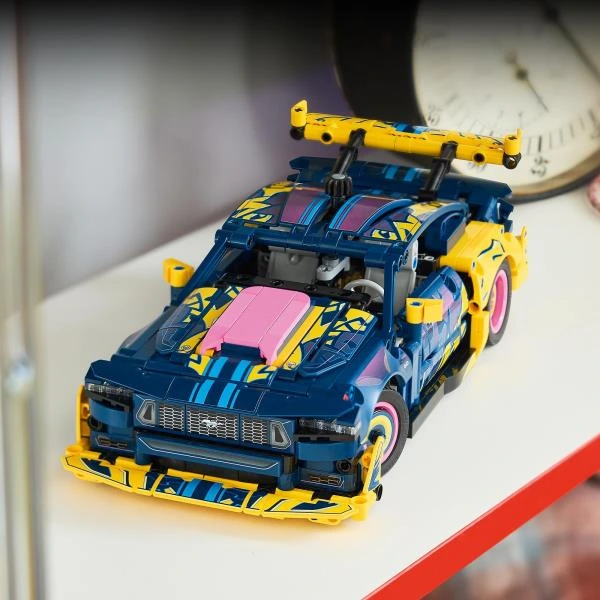 Конструктор LEGO® Technic Тюнінг-гараж з автомобілем Ford Mustang GT  Іграшка (42236)