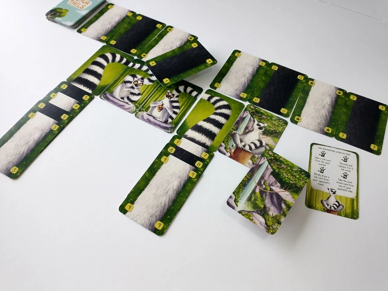 Лемурячі хвости (Lemur Tails)