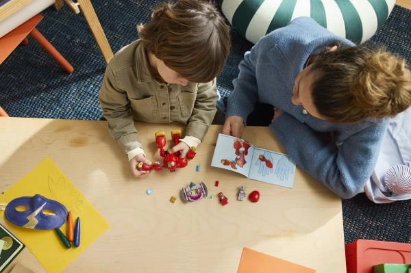 Конструктор LEGO® Marvel Залізна Людина та її неймовірні друзі Альтрон проти Залізної Людини, 96 деталей (11209)