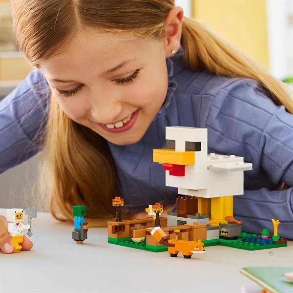 Конструктор LEGO Minecraft Куряча ферма 233 Деталі (21585)