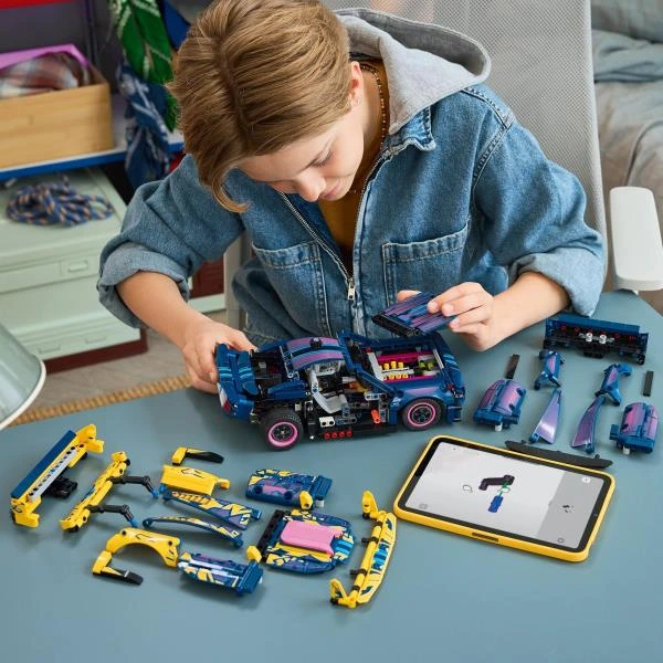 Конструктор LEGO® Technic Тюнінг-гараж з автомобілем Ford Mustang GT  Іграшка (42236)