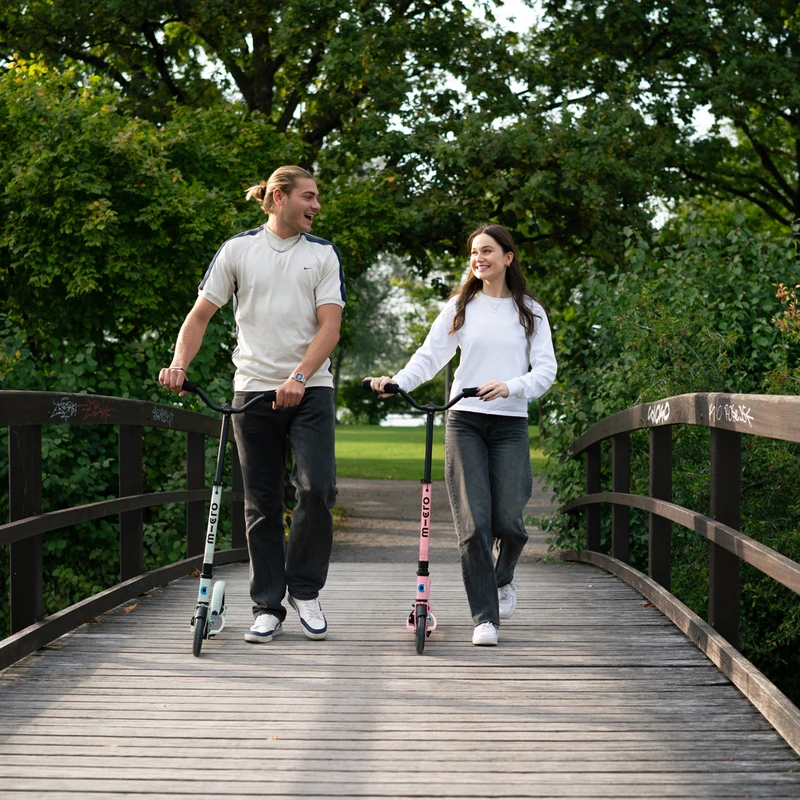 Самокат MICRO серії "Speed Deluxe" - КОЛІР ЗЕЛЕНОЇ ГЛИНИ (складаний, до 100 kg, двоколісний)