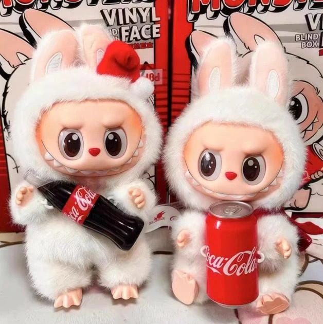 Колекційна іграшка сюрприз Labubu м'який брелок Лабубу з колою 15 см 1 з 2