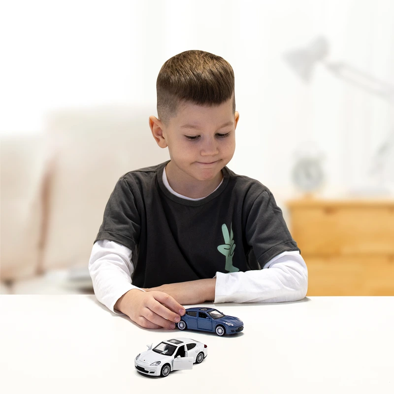 Автомодель - PORSCHE PANAMERA S (білий)